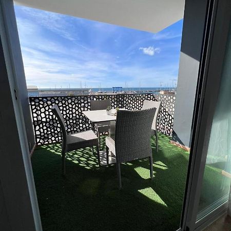 Apartamentos La Caleta 卡莱塔·德·贝莱斯 外观 照片