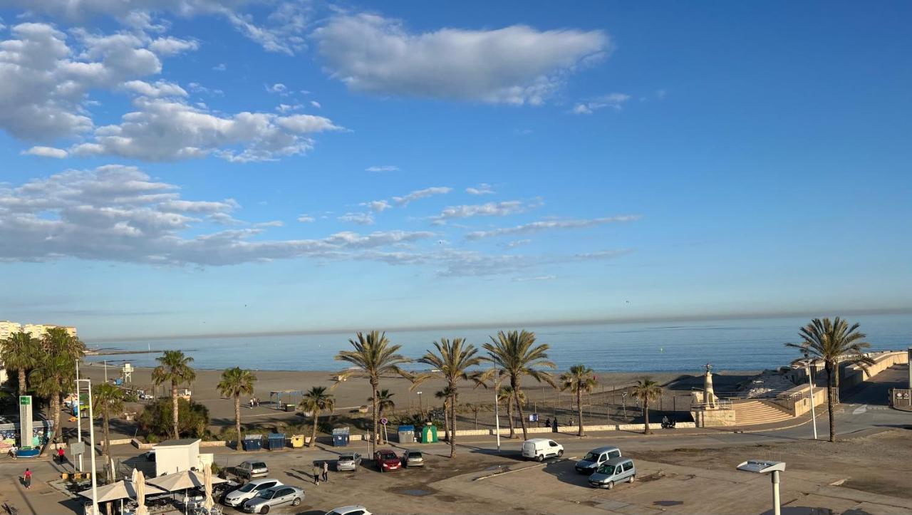 Apartamentos La Caleta 卡莱塔·德·贝莱斯 外观 照片