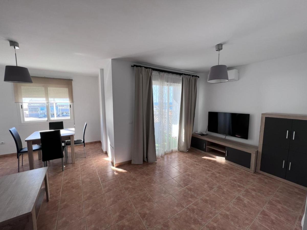 Apartamentos La Caleta 卡莱塔·德·贝莱斯 外观 照片
