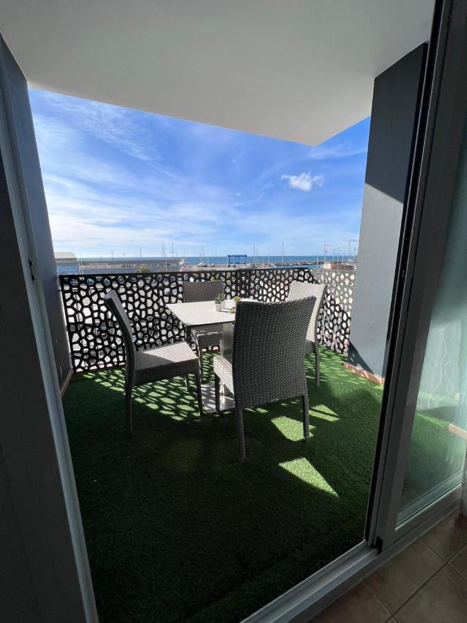 Apartamentos La Caleta 卡莱塔·德·贝莱斯 外观 照片